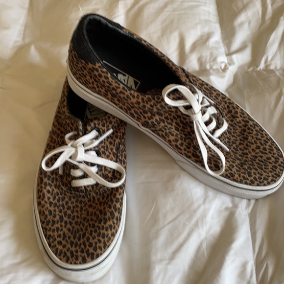 Vans Sneakers NWOT - Picture 2 of 3